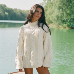 Oversized Cable-Knit Jumper - Cream